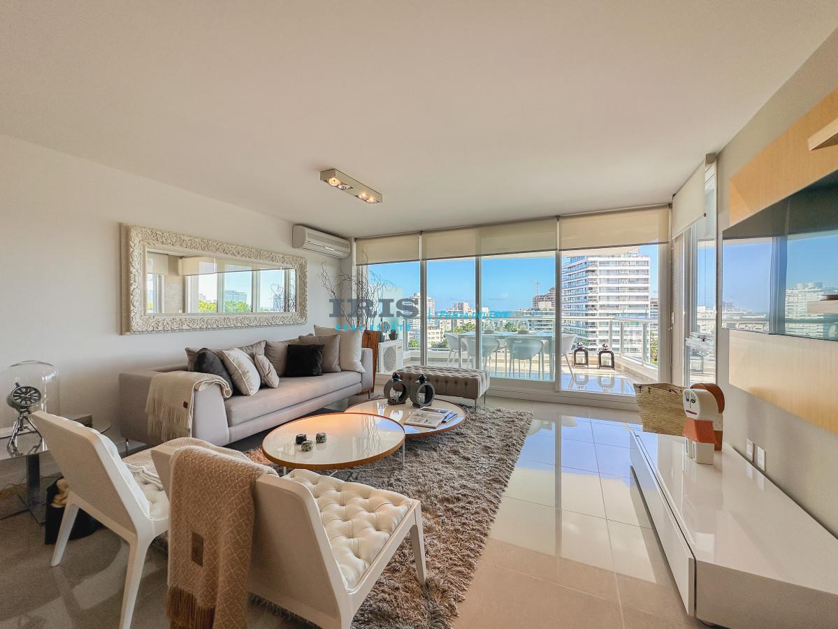 Apartamento en Brava, 3 suites más toilette