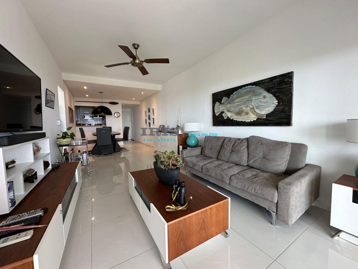 Vende departamento en Azure tower, playa mansa de 2 dormitorios, con vista al mar, Punta del Este