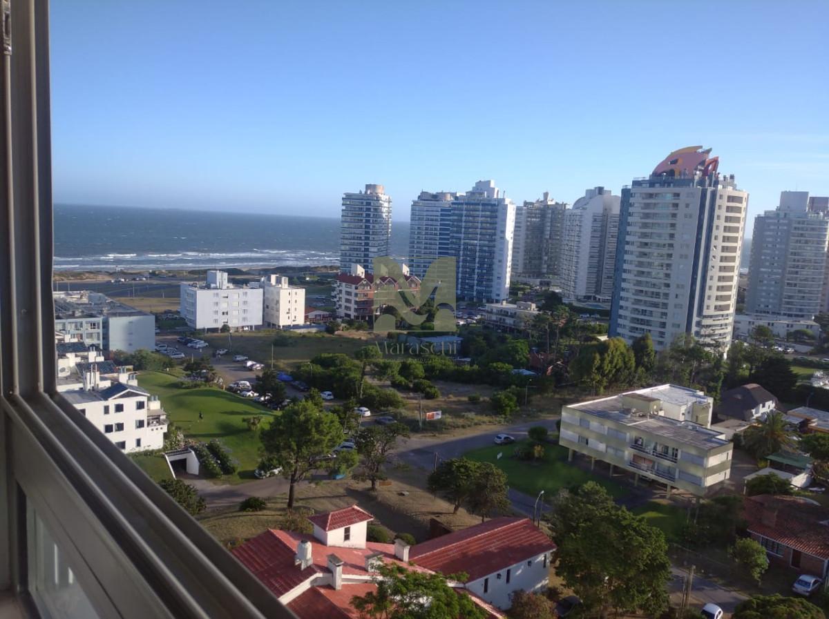 Apartamento de 2 dormitorios en venta en Punta del Este