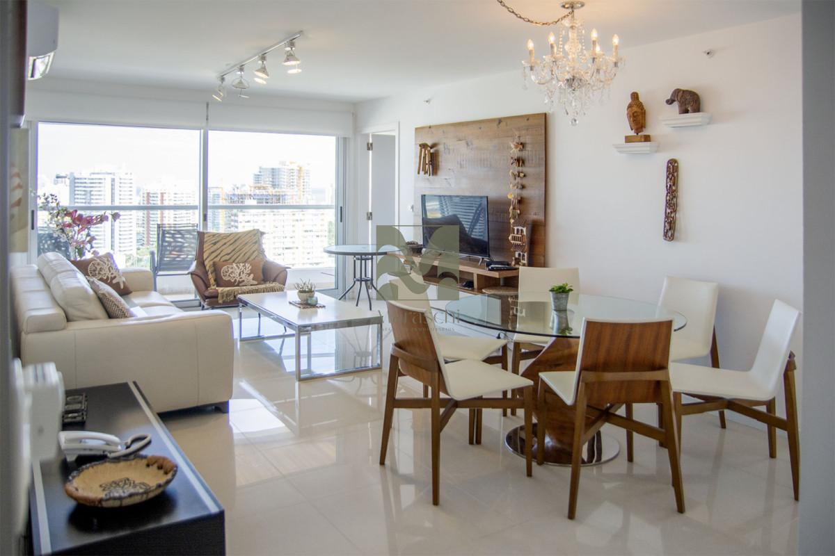 Venta  2 dormitorios con vista al mar , Icon Tower Punta del Este