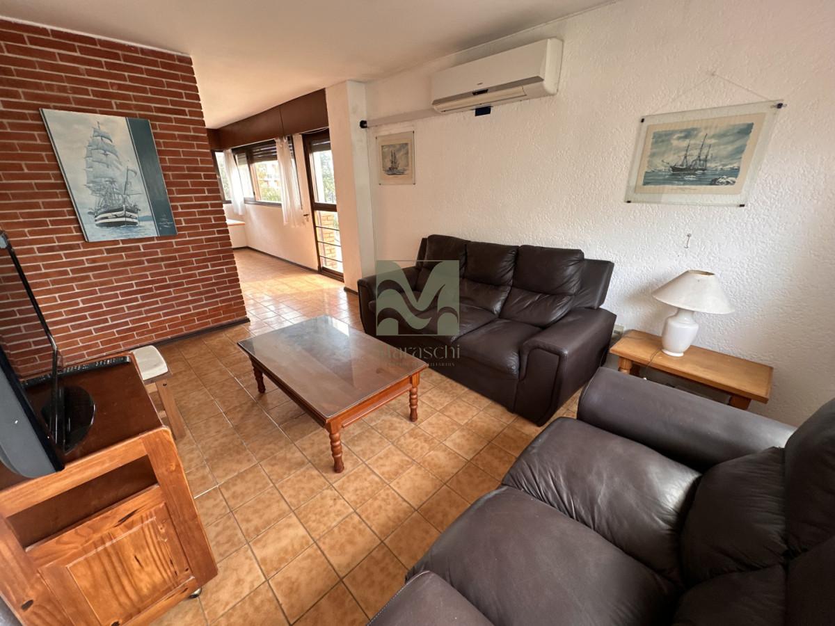 Apartamento 3 dormitorios tipo dúplex en Aidy Grill  a pasos de Punta Shopping
