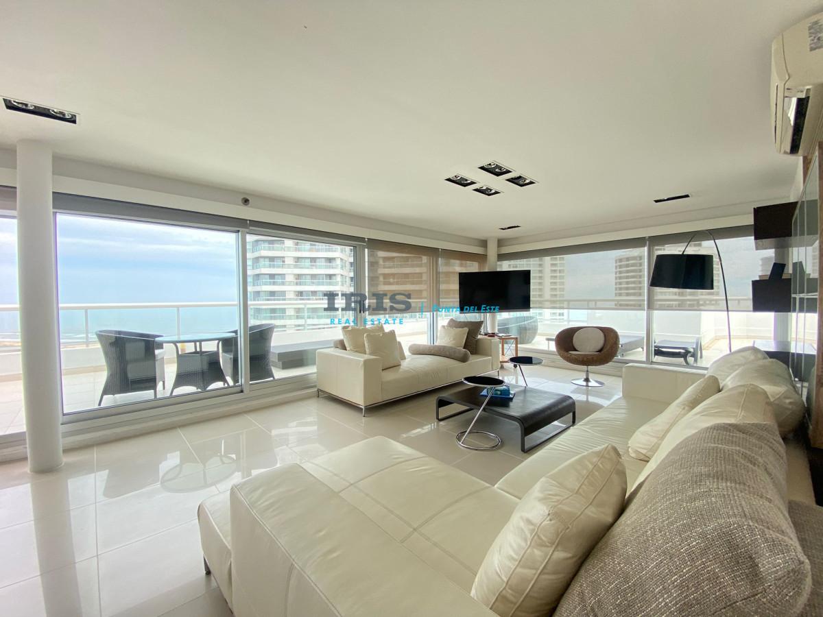 Penthouse en playa brava 3 suites y dependencia en Quartier del Mar