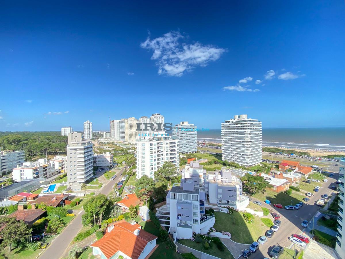 Apartamento en Venta en Wind Tower Dos Dormitorios y Dos Baños