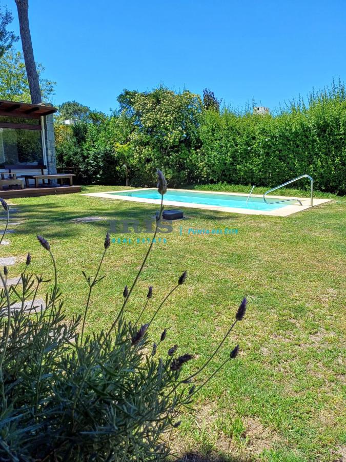 Muy linda casa en Montoya. REF 7975