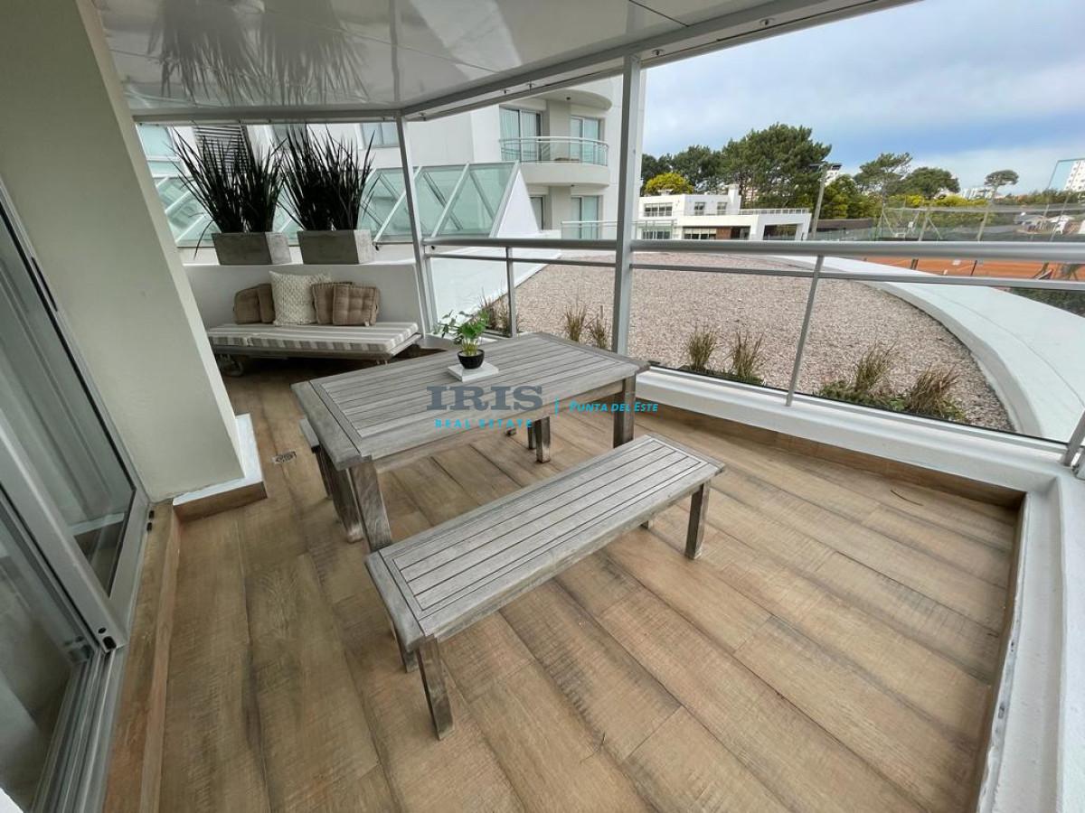 Venta apartamento en Playa Brava, dos dormitorios, 2 baños