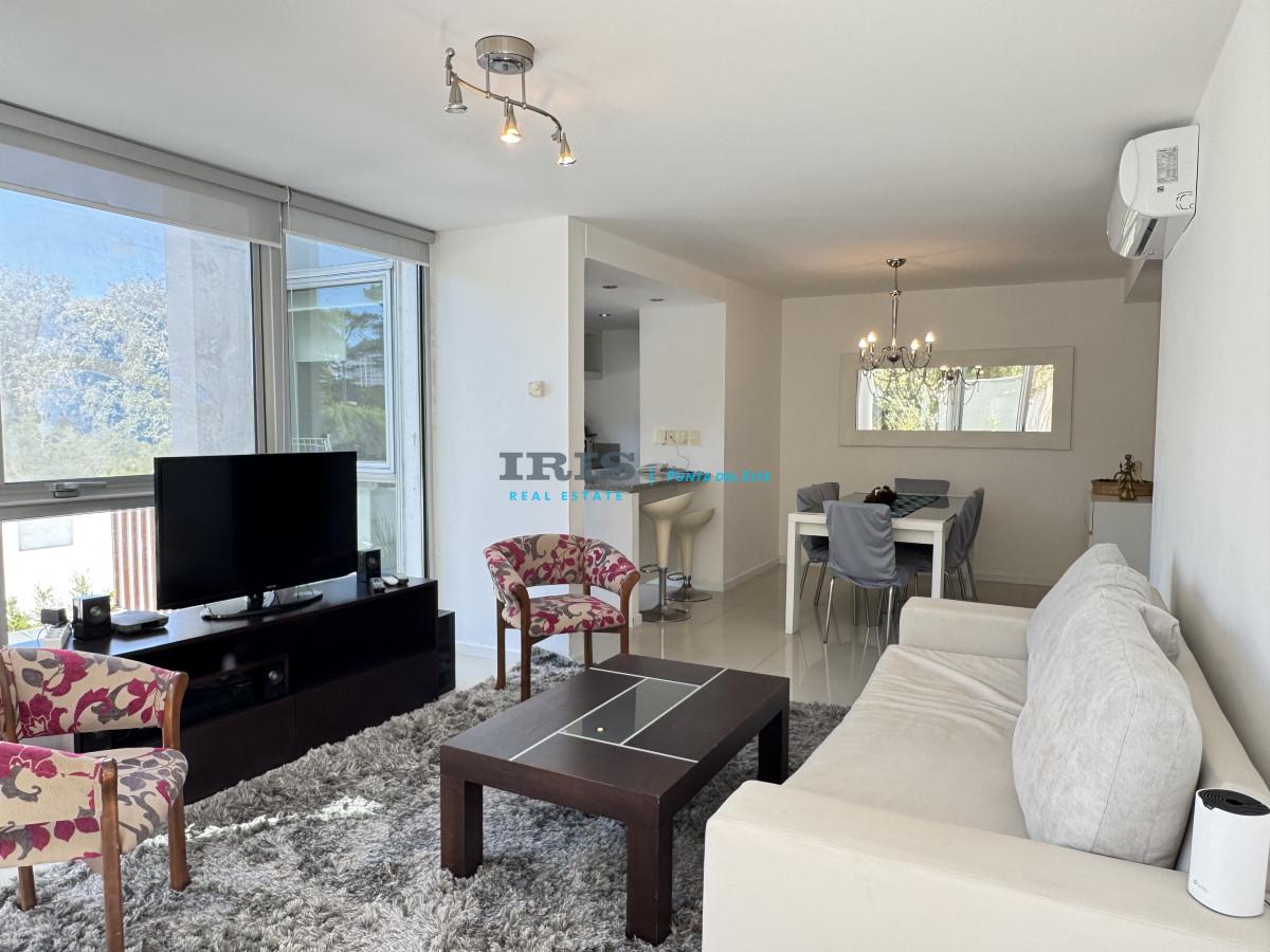 Venta apartamento en Roosevelt, 2 dormitorios, 2 baños, cochera